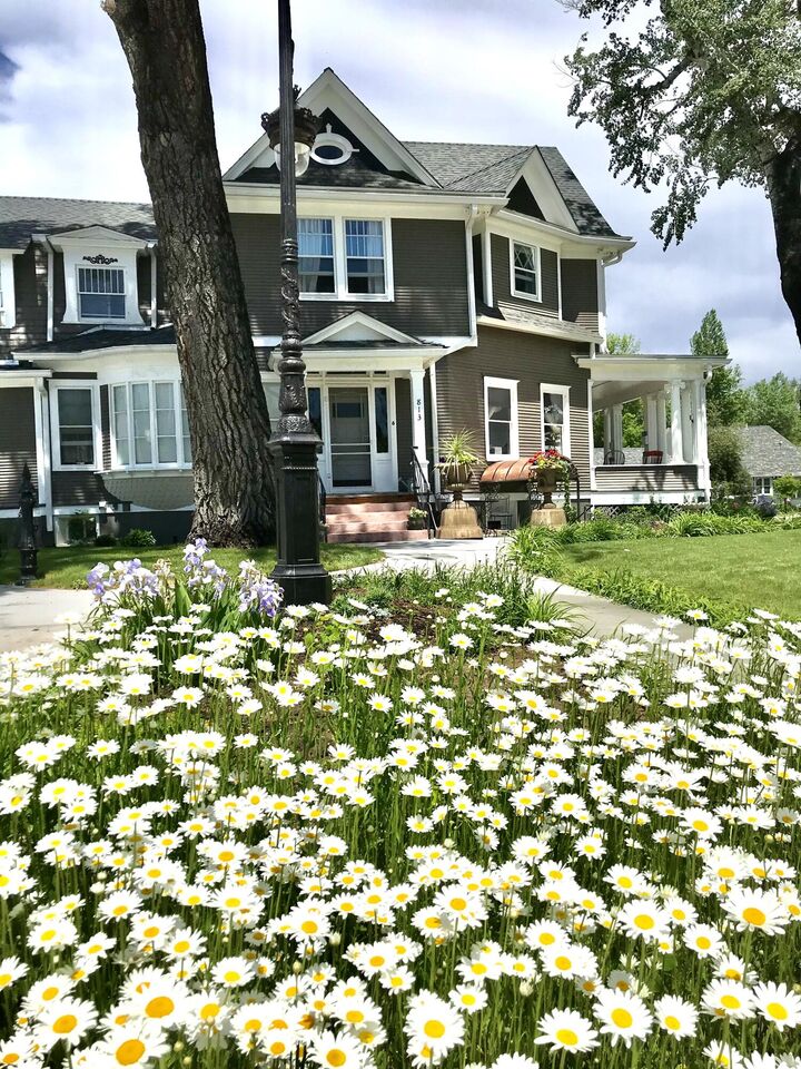 Property Photo:  813 W Loucks Street  WY 82801 