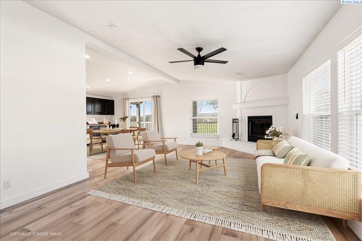 Property Photo:  6306 James St  WA 99353 