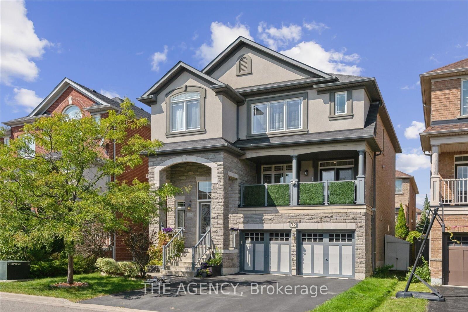 Property Photo:  32 Timna Crescent  ON L6A 4L7 