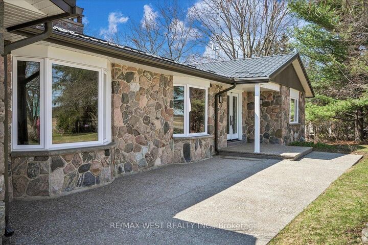 Property Photo:  8438 Ninth Line  ON L0P 1K0 