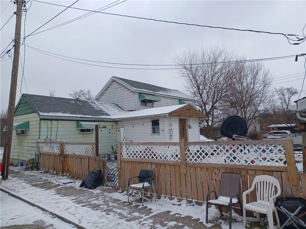 Property Photo: 503 2nd St PA 15088