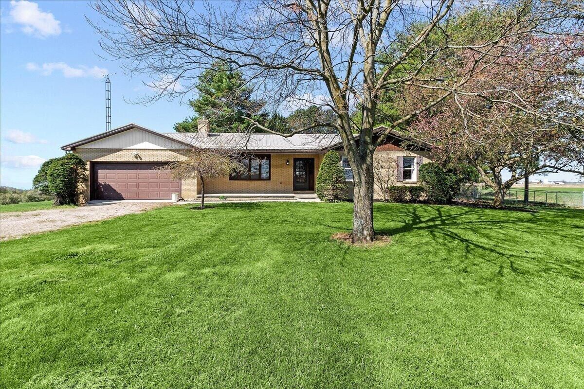 Property Photo:  4005 Oh-203  OH 43066 