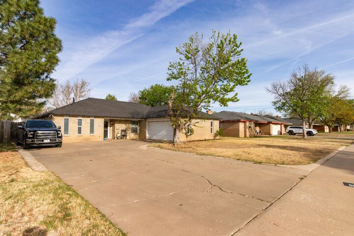 Property Photo: 5110 Shawnee Trail TX 79109