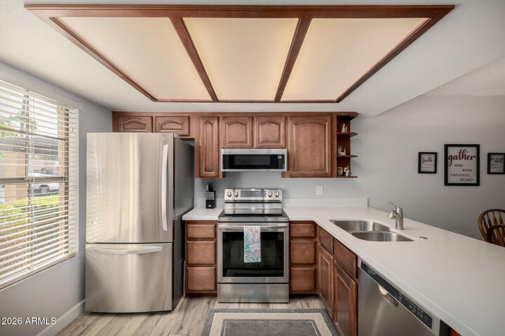 Property Photo:  462 S Boojum Way  AZ 85208 