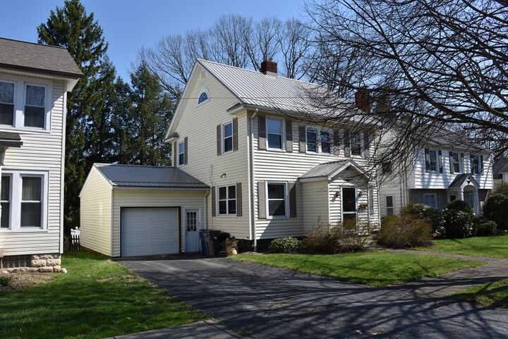 Property Photo:  725 Maple Street  PA 16335 