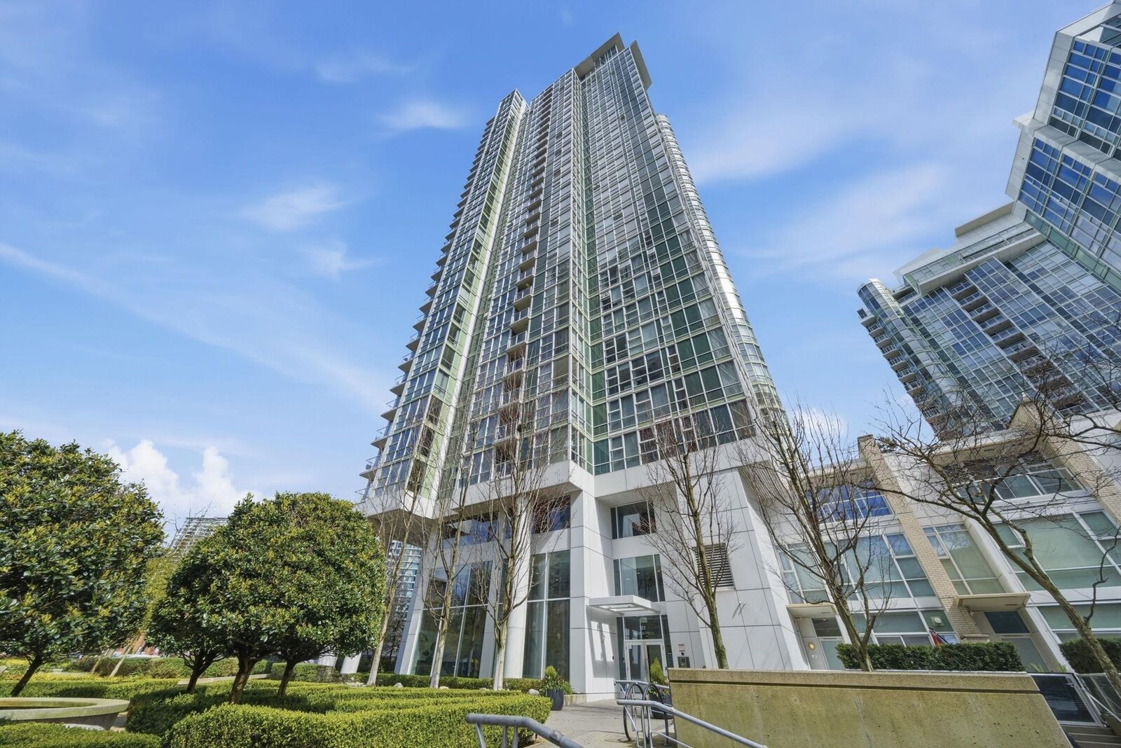 Property Photo:  193 Aquarius Mews 1808  BC V6Z 2Z2 