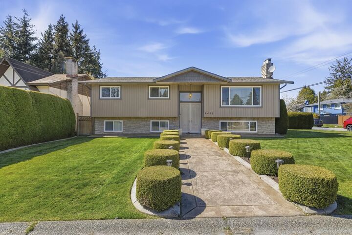 8431 118A Street — photo 1