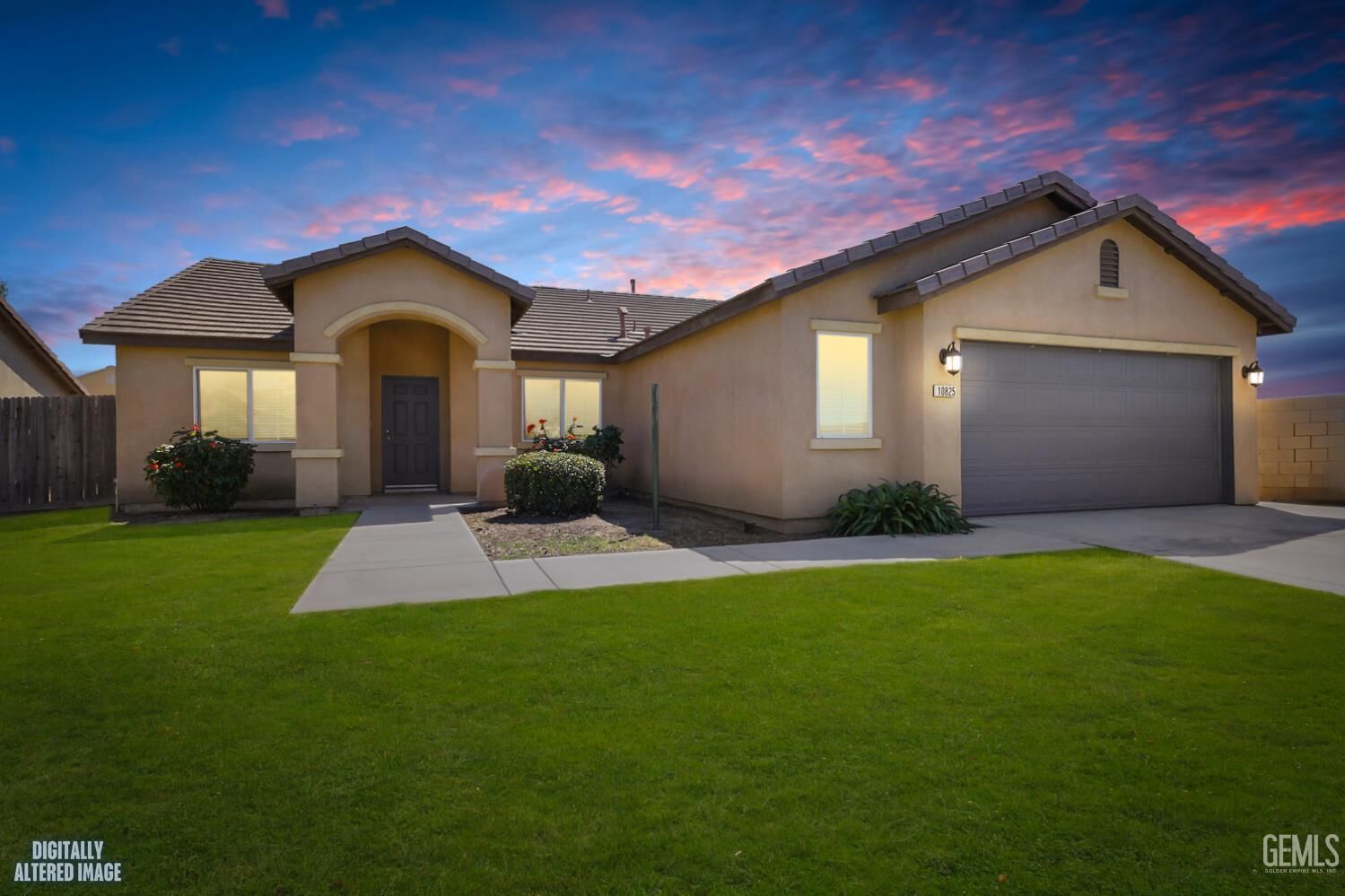 Property Photo:  10825 Coronado Pointe Drive  CA 93311 