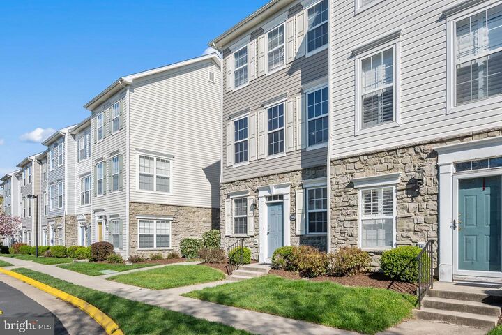 Property Photo:  21853 Goodwood Terrace  VA 20147 