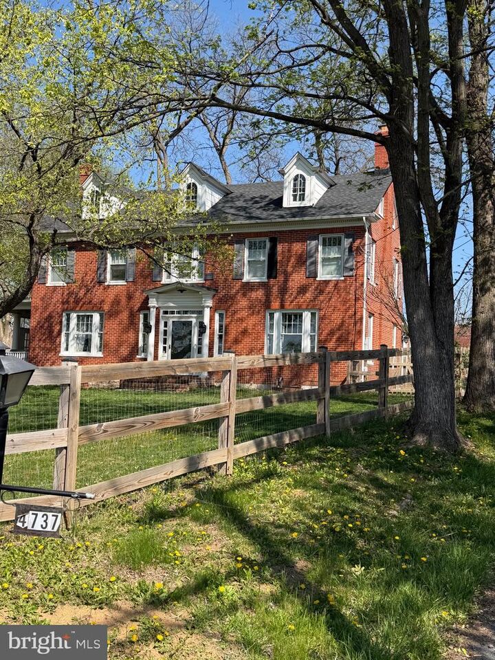Property Photo:  4737 Valley Pike  VA 22655 