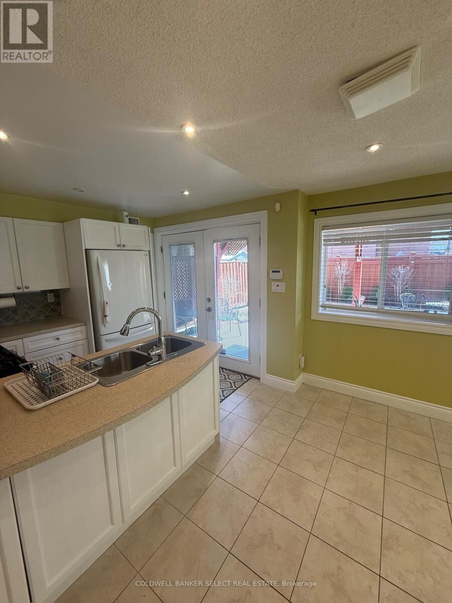 Property Photo:  13 Gray Park Drive Lower  ON L7E 2N3 
