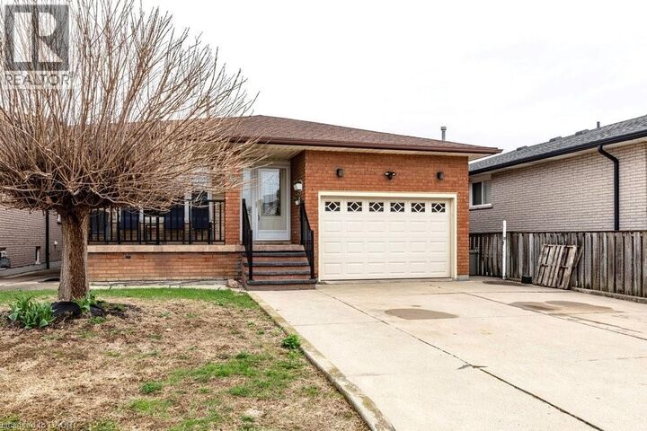 Photo de la propriété:  42 Lasila Court  ON L9C 7B6 