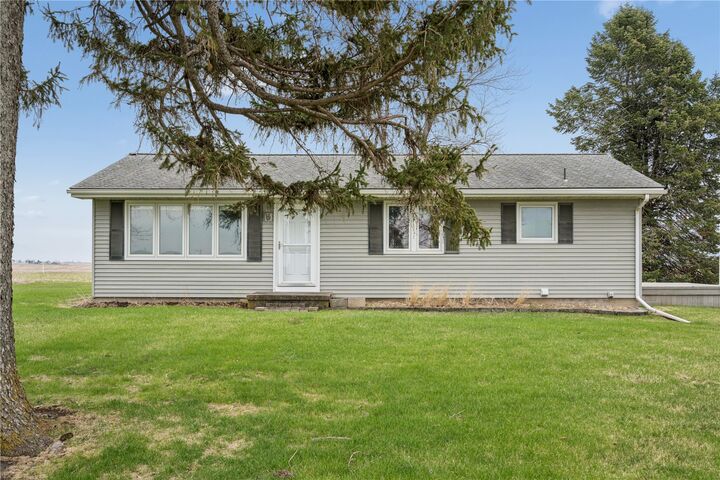 Property Photo:  4269 175th St  IA 52211 