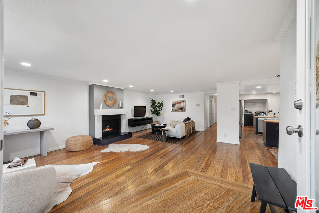 Property Photo: 11687 Bellagio Rd CA 90049