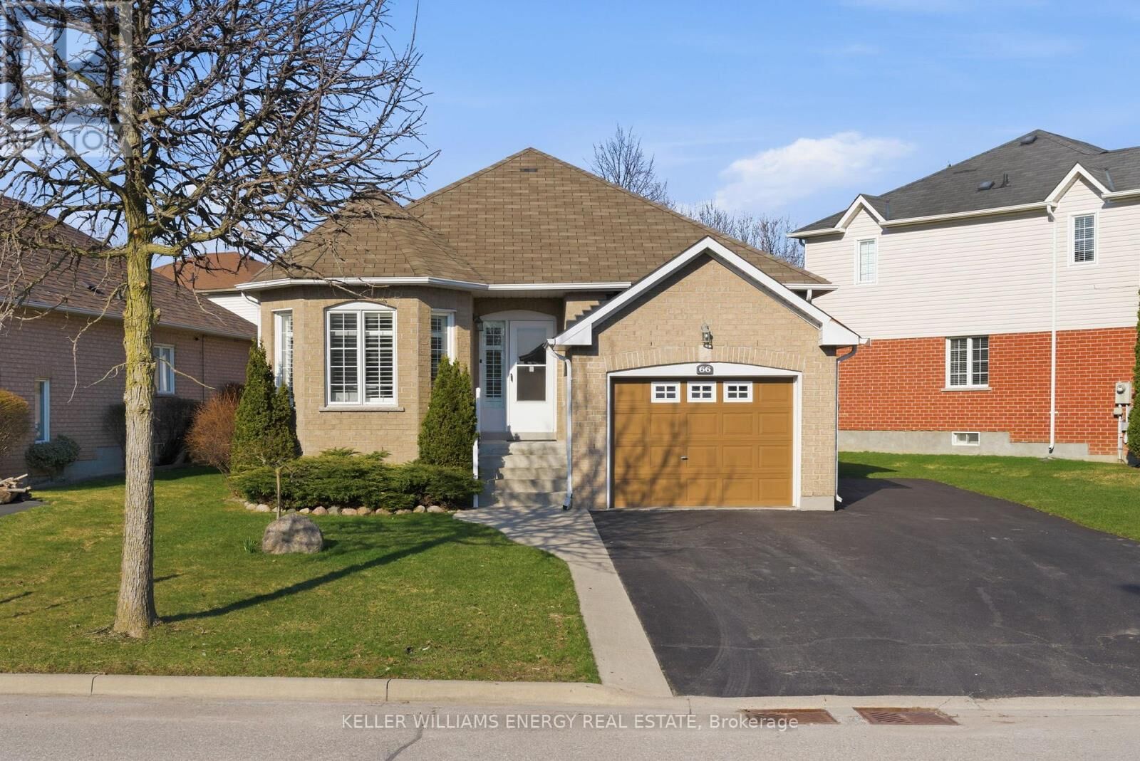 Property Photo:  66 Squire Fletcher Drive  ON L1C 5H9 