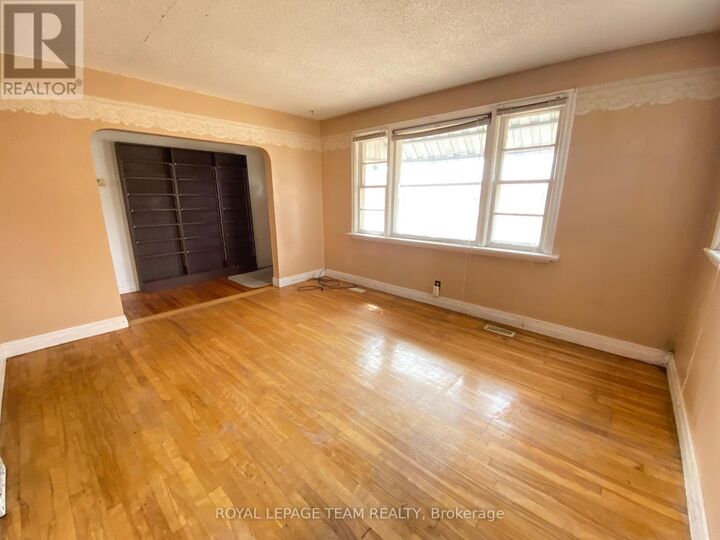Property Photo: 204 Baskin Drive East ON K7S 3G8