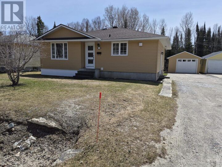 Property Photo: 34 Redwing Ave ON P0T 2C0