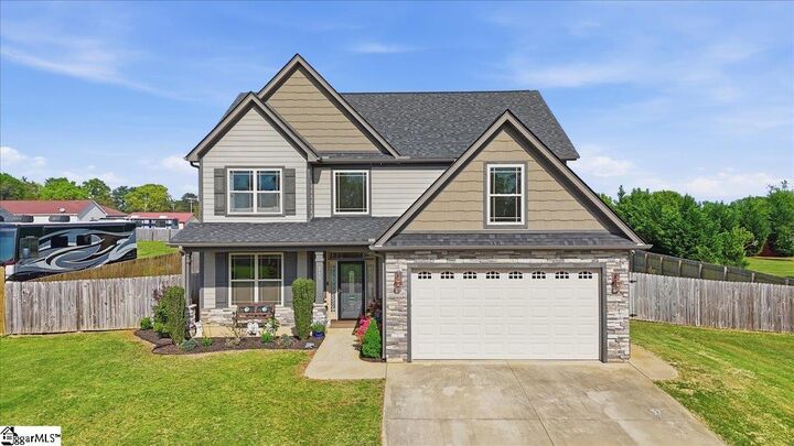 Property Photo:  213 Creekside Farms Way  SC 29334 