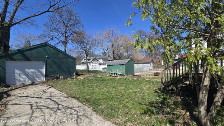 Property Photo: 311 N Magnolia Avenue MI 48912