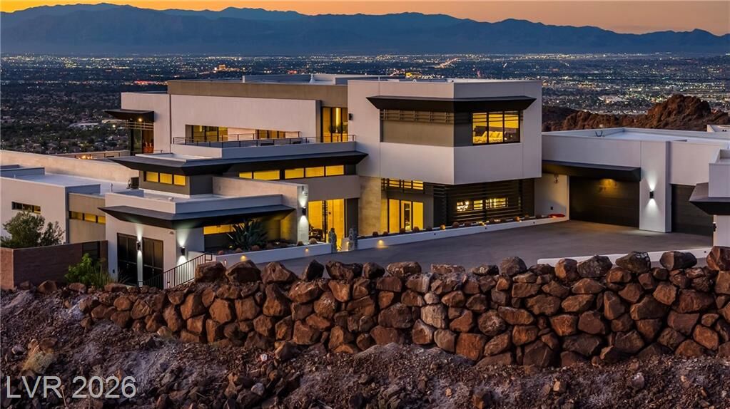 Property Photo: 1550 Dragon Crest Avenue NV 89012