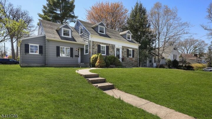 Property Photo:  22 Helen Street  NJ 07023 