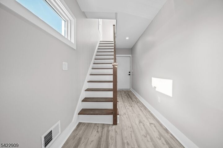 Property Photo:  100 Kansas St 2  NJ 07601 