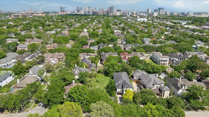 Property Photo:  6611 Belmont Street  TX 77005 