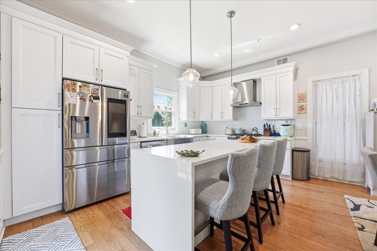 Property Photo:  41 Bentley Ave 1  NJ 07304 