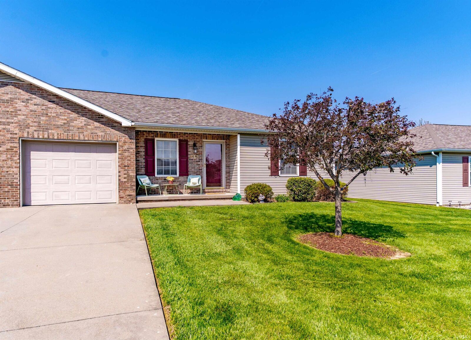 Property Photo:  513 S Eighth Avenue  IN 47639 