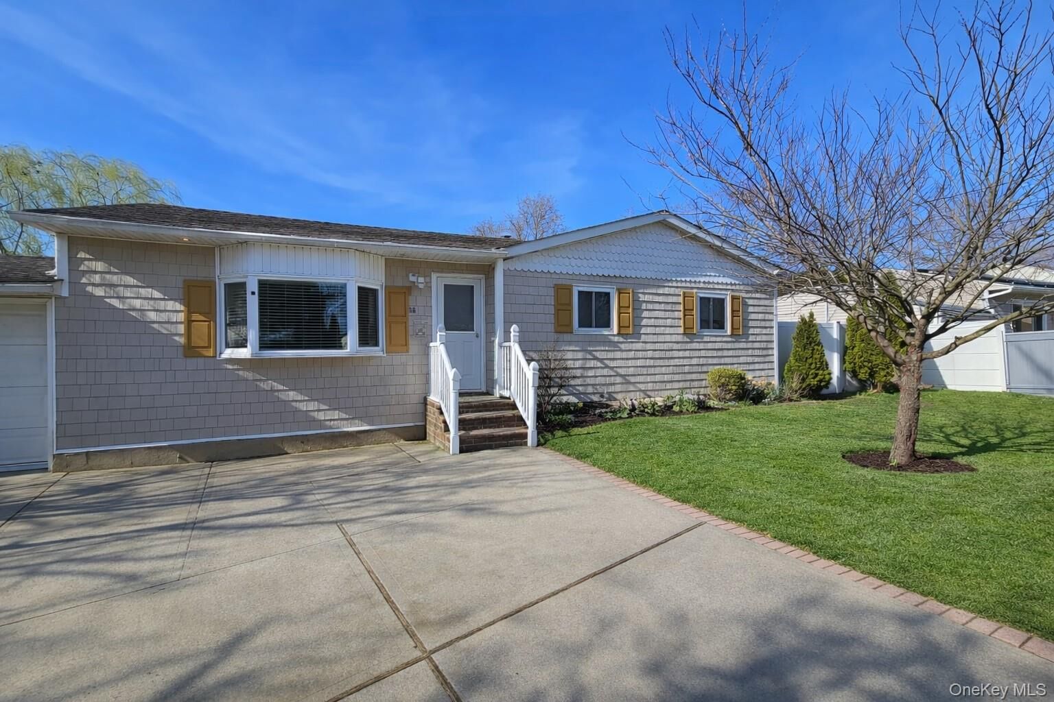 Property Photo:  56 Applegate Drive  NY 11722 