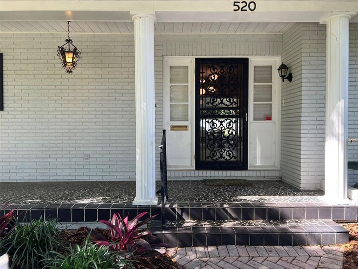 Property Photo: 520 S Riverhills Drive FL 33617