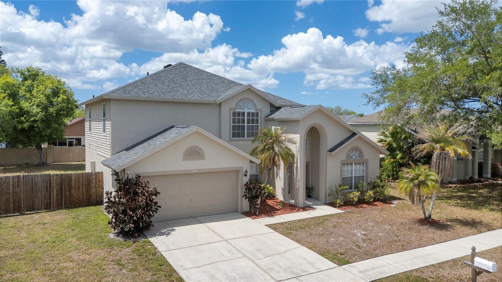 Property Photo: 1318 Hatcher Loop Drive FL 33511