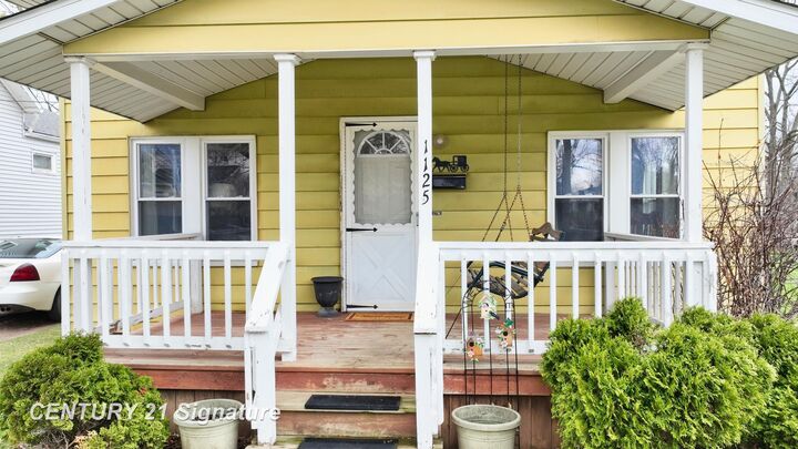Property Photo:  1125 Howard Street  MI 48458 