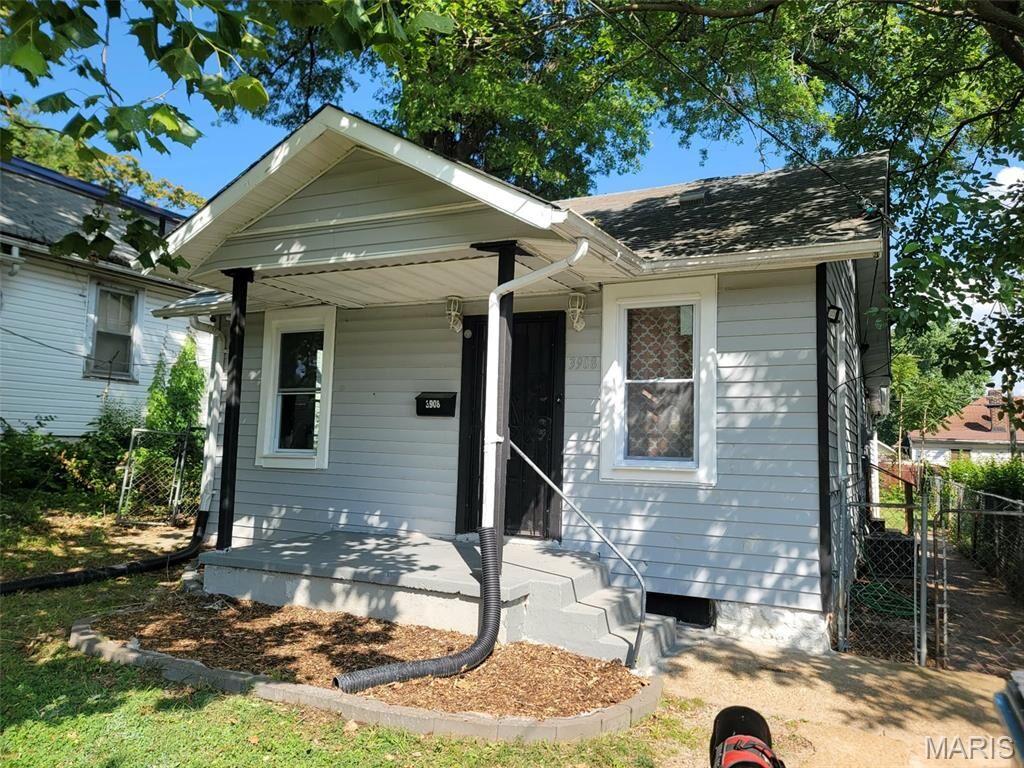 Property Photo:  3908 Council Grove  MO 63120 