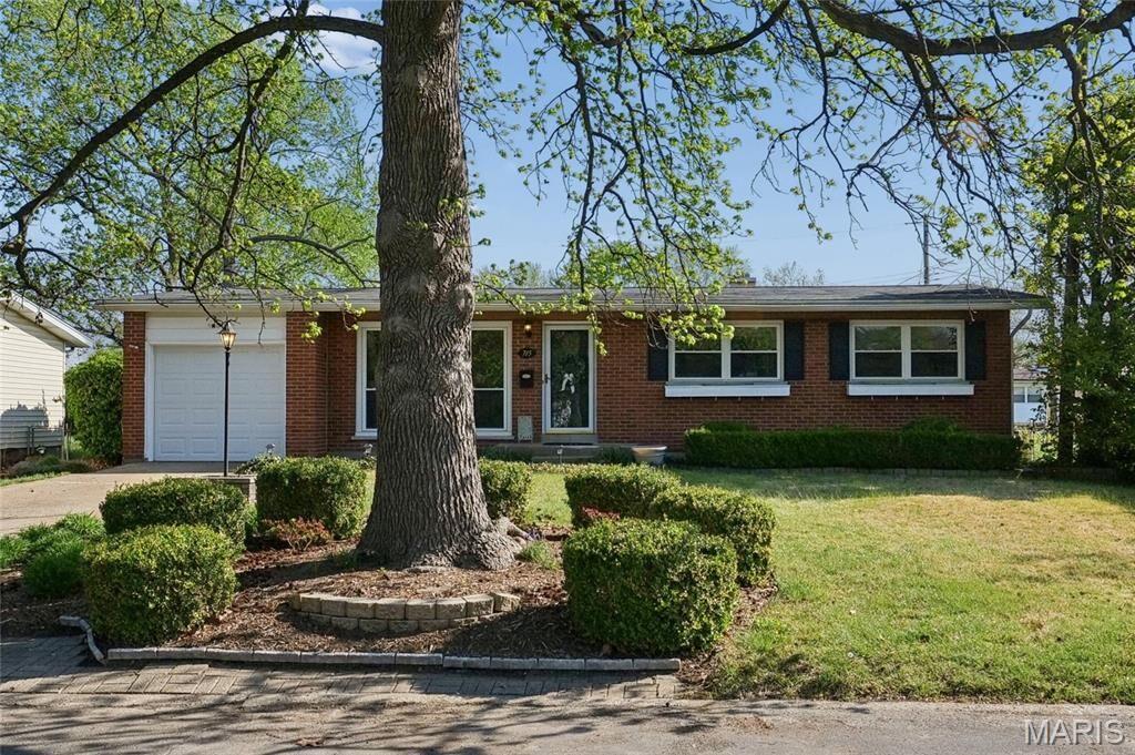 Property Photo:  715 Gonzaga Lane  MO 63031 