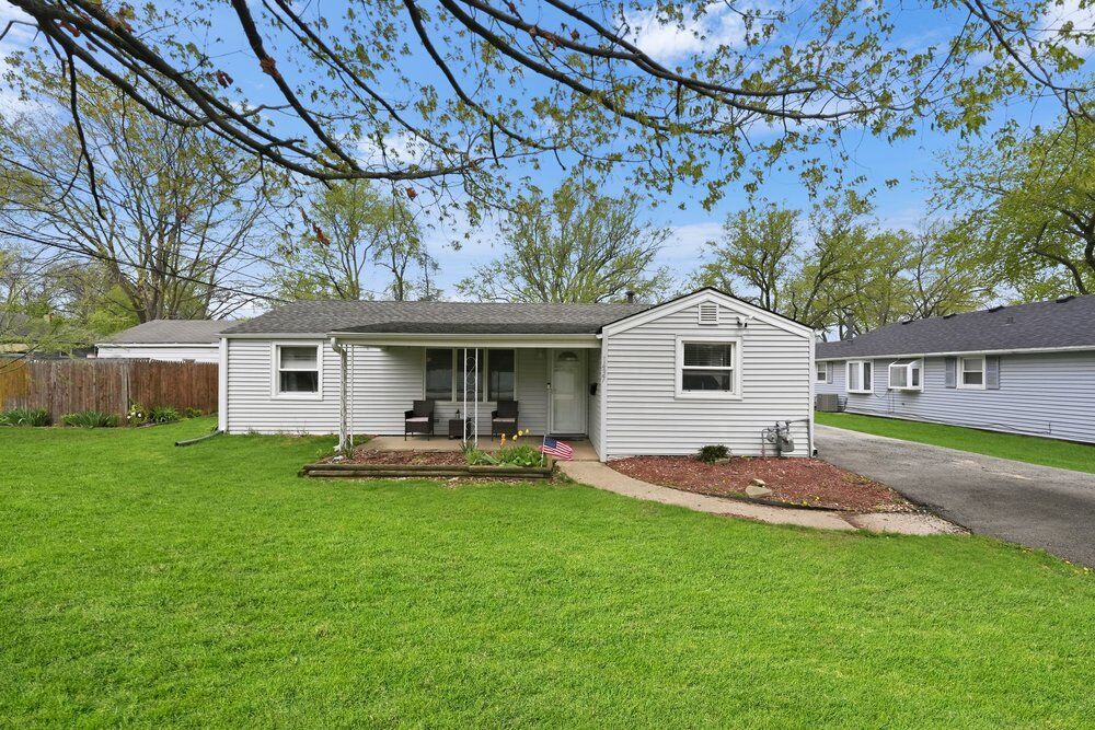Property Photo:  