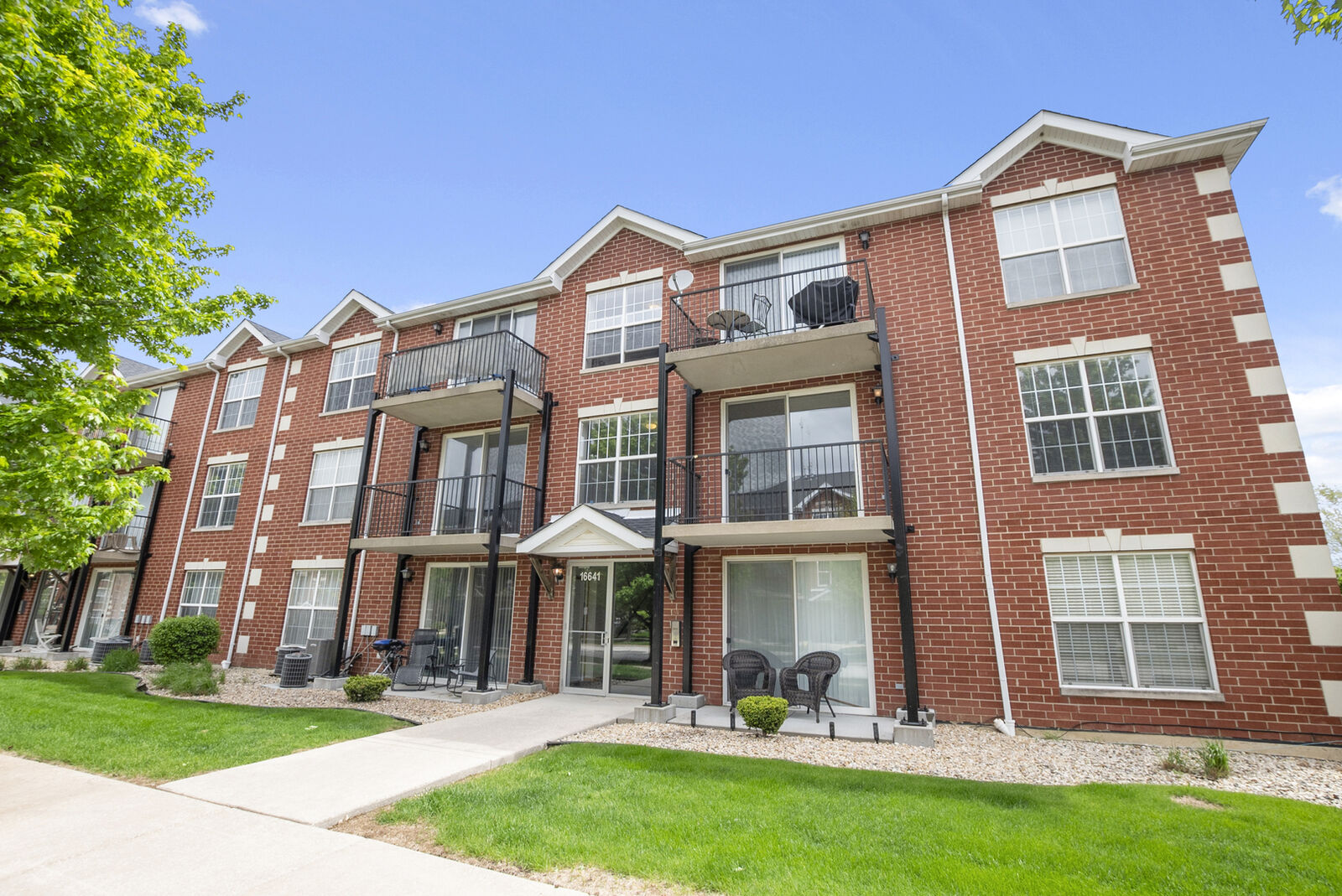 Property Photo:  16641 S Liberty Circle 2S  IL 60467 