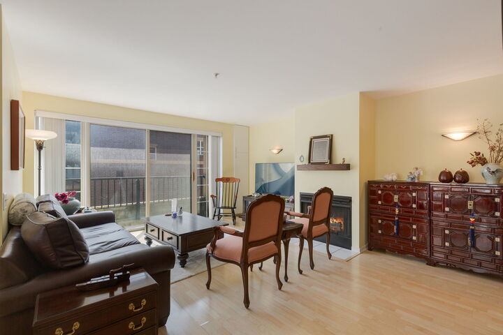 Property Photo:  1800 Dewes Street 204  IL 60025 