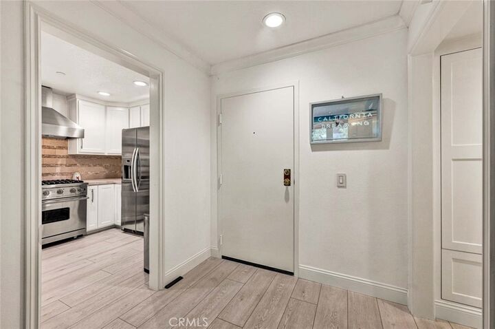 Property Photo: 950 Cagney 207 CA 92663