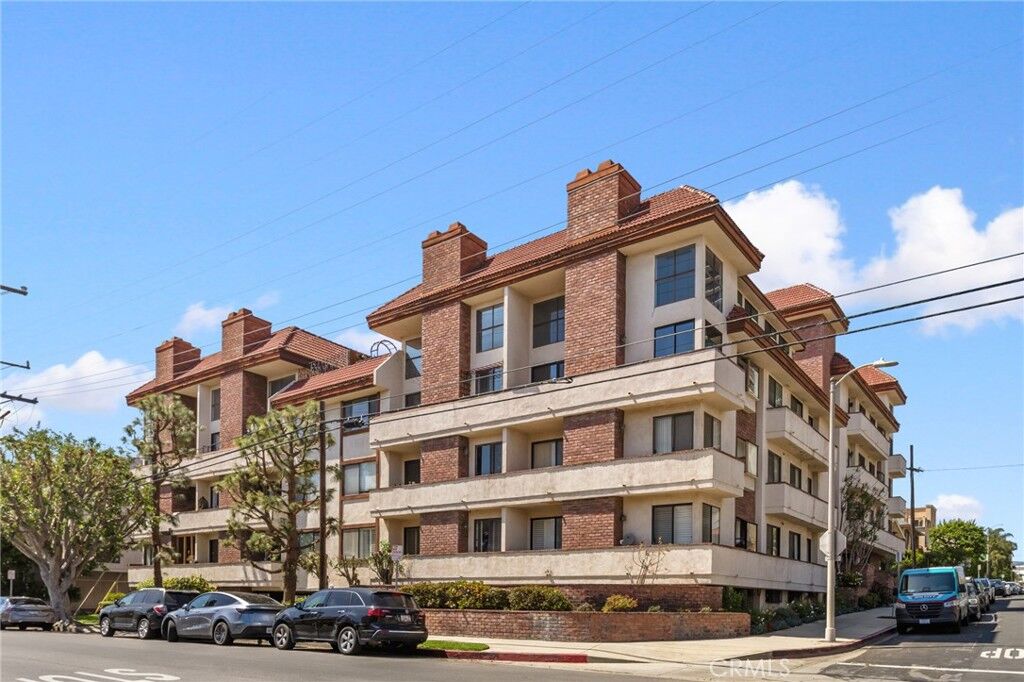 Property Photo:  1271 Granville Avenue 102  CA 90025 