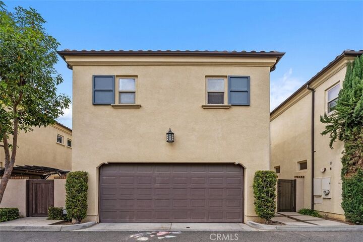 Property Photo:  430 E Santa Ana  CA 92805 