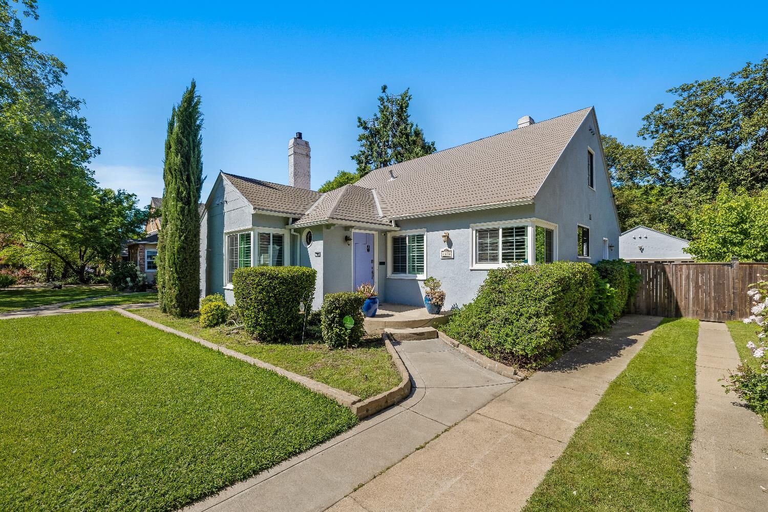 Property Photo: 2616 Land Park Drive CA 95818