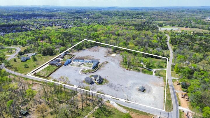Property Photo: 2060 Old Lebanon Dirt Rd TN 37122