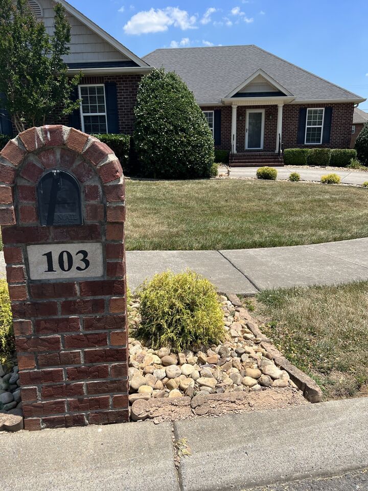 Property Photo:  103 Beacon St  TN 37066 