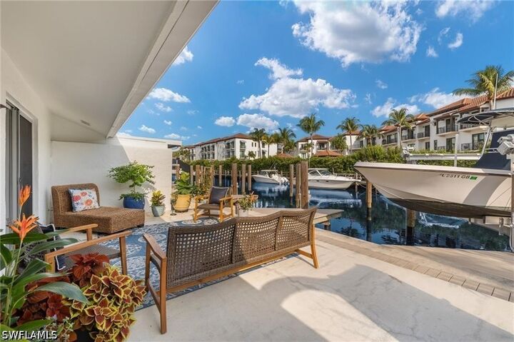 Property Photo:  1435 Curlew Avenue 3  FL 34102 