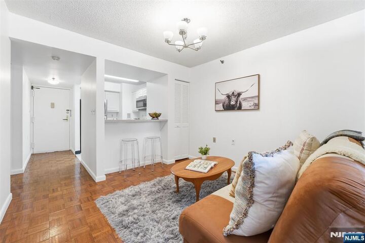 Property Photo:  551 Observer Highway 3L  NJ 07030 