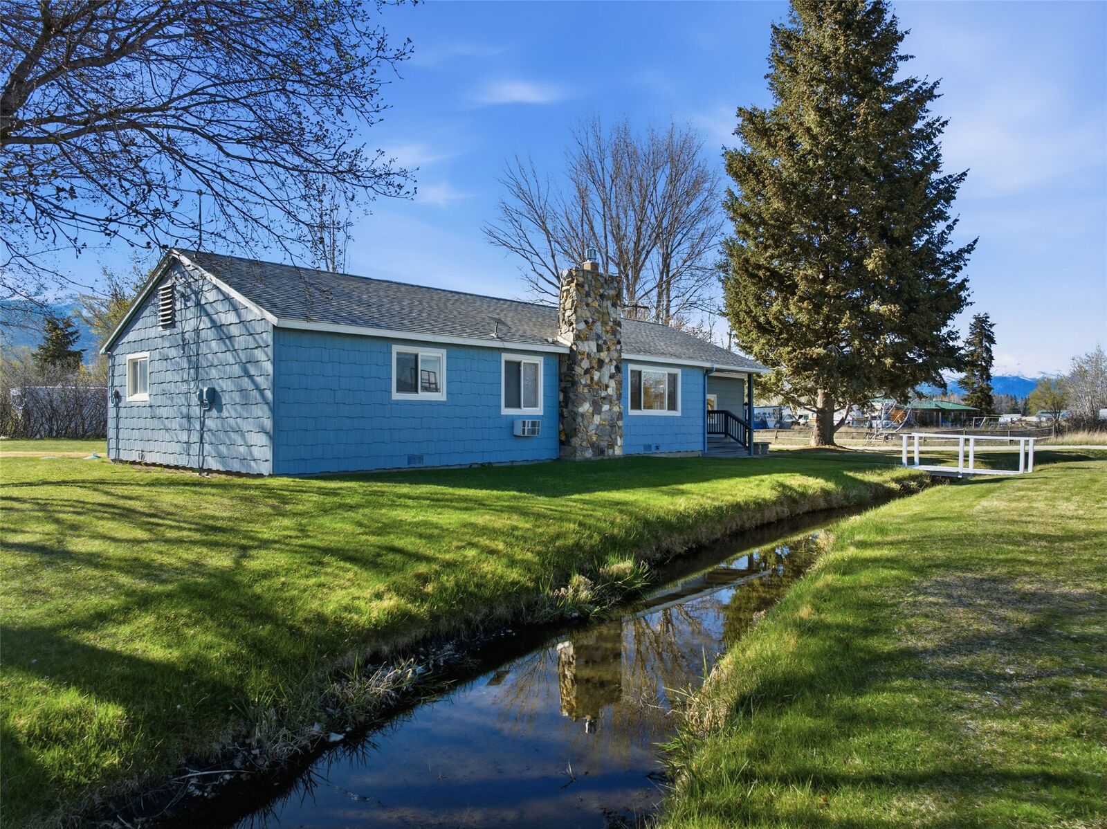 Property Photo:  67 Bell Lane  MT 59840 
