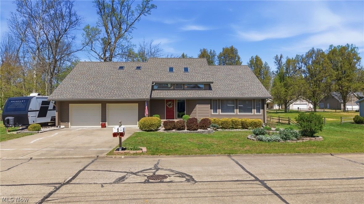 Property Photo: 256 Walnut Grove WV 26181