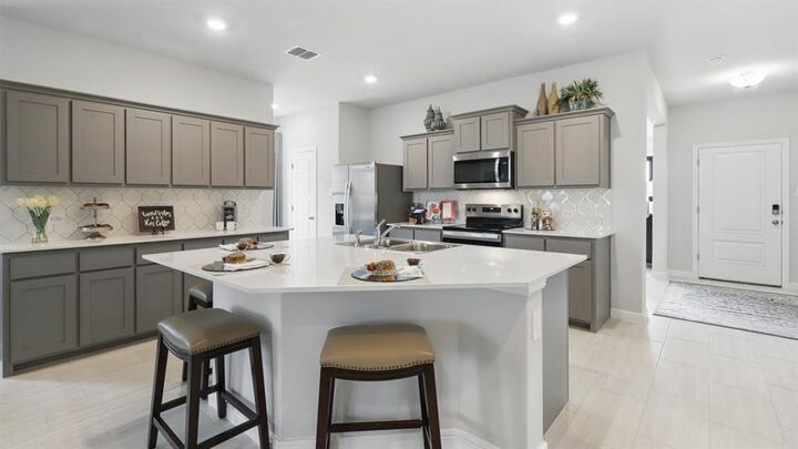 Property Photo:  1205 Treehouse Lane  TX 76023 