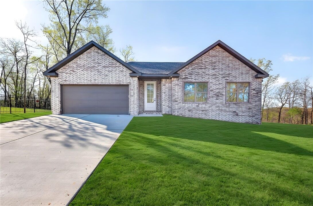 Property Photo:  11 Sandgate Drive  AR 72715 